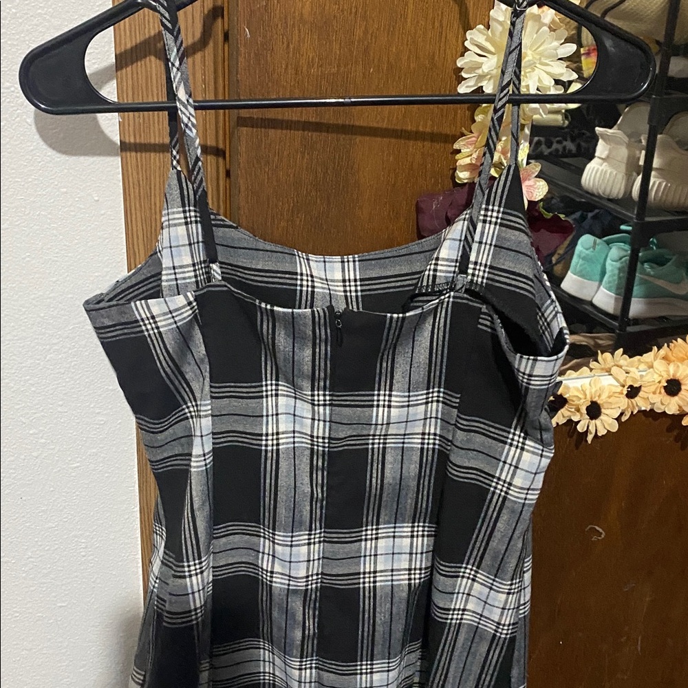Black and White Plaid Dress Forever21 - Picture 3 of 3